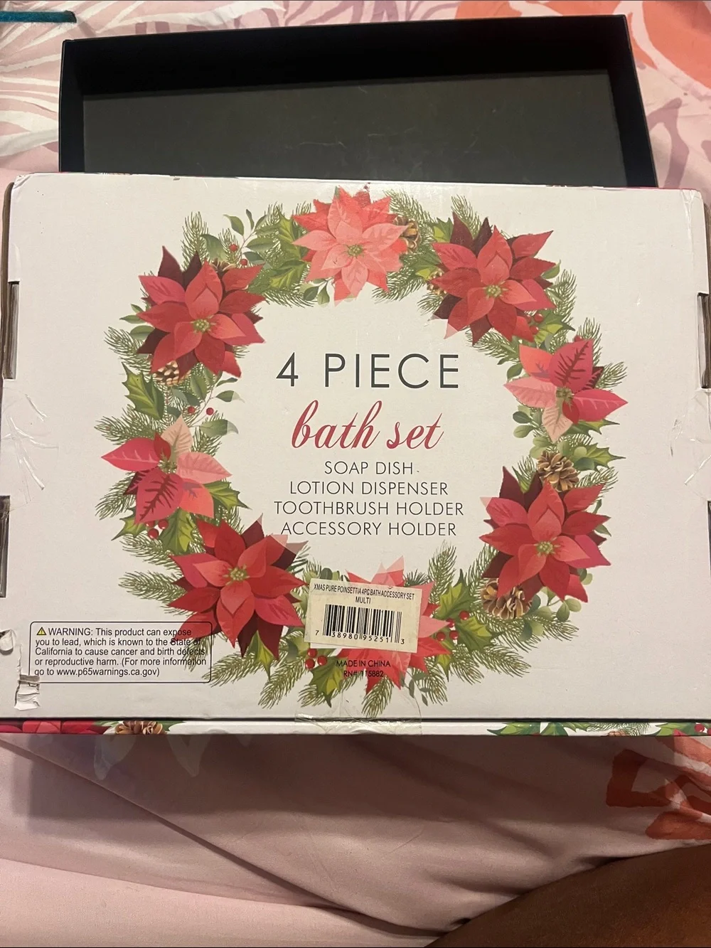 Holiday Poinsettia Bath Accessory Set - Red